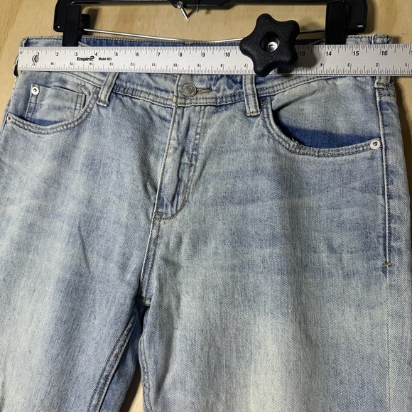 Pilcro By Anthropologie Slim Boyfriend Jeans Distressed Light Wash Size 28 - Picture 5 of 14